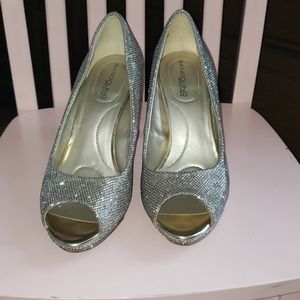 🤍 Bandolino gold heels